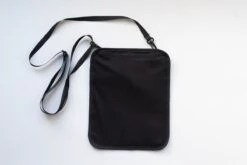 Groene Berg Nektasje - Reistas - Paspoorthouder Met RFID Blokkering - Reisportemonnee - Zwart -Voyago Winkel 1200x800 132