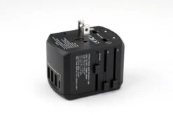 DistinQ Universele Wereldstekker, 1x USB C En 3x USB - Zwart -Voyago Winkel 1200x800 155