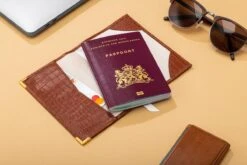 Saetti Paspoort Hoesje - Luxe Reisetui Paspoorthouder - Bruin - Echt Leer -Voyago Winkel 1200x800 228