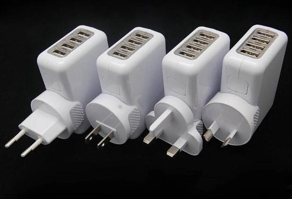 Benson Universele Wereldstekker - USB 4 Uitgangen 1 Stekker / Reis Stekker 11 Benson Universele Wereldstekker - USB 4 Uitgangen 1 Stekker / Reis Stekker - Afbeelding 9