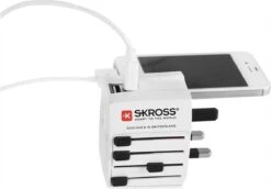 Skross Reisstekker World Travel Adapter MUV USB -Voyago Winkel 1200x836 5