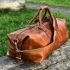 Lederen Tas - Reistas - Kalfsleer Tas - Duffle Bag Leather - Leren Reistas - Luxe Lederen Reistas - Grote Leren Reistas - Cognac Leer Tas - Cognac Kleur - Grote Lederen Reistas - Weekend Tas - Vakantie Tas - Genuine Leather Bag - -Voyago Winkel 1200x844 4