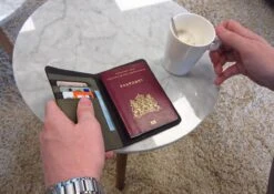 Su.B.dgn Passport Hoesje- RFID- Passport Cover- Kaarthouder - Luxe Leer - Zwart - Olijf -Voyago Winkel 1200x848 7