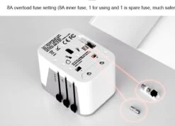 Merkloos Universele Wereldstekker Met 4 USB Poorten - Internationale Reisstekker Voor 150+ Landen-Australië - Zuid Amerika-Engeland (UK) - Amerika (USA) - Reis Adapter - Wereld Stekker - Oplader – Wit Met Grijs -Voyago Winkel 1200x872 7