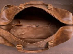 Lederen Tas - Reistas - Kalfsleer Tas - Duffle Bag Leather - Leren Reistas - Luxe Lederen Reistas - Grote Leren Reistas - Cognac Leer Tas - Cognac Kleur - Grote Lederen Reistas - Weekend Tas - Vakantie Tas - Genuine Leather Bag - 8 Lederen Tas - Reistas - Kalfsleer Tas - Duffle Bag Leather - Leren Reistas - Luxe Lederen Reistas - Grote Leren Reistas - Cognac Leer Tas - Cognac Kleur - Grote Lederen Reistas - Weekend Tas - Vakantie Tas - Genuine Leather Bag - -Voyago Winkel 1200x899 7