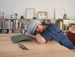 Ostrich Pillow Light Nekkussen - Omkeerbaar - Grey -Voyago Winkel 1200x914 9