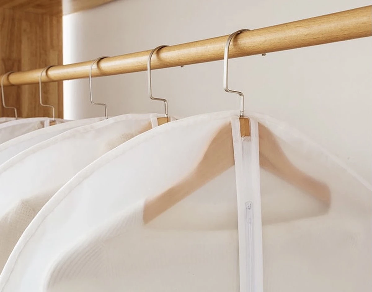 Kleding Hoes - Wit - 60cm X 140cm - 5 Stuks - Wasbaar - Kleding Beschermer - Kleding Kast - Universeel 4 Kleding Hoes - Wit - 60cm X 140cm - 5 Stuks - Wasbaar - Kleding Beschermer - Kleding Kast - Universeel - Afbeelding 2