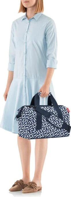 Reisenthel Allrounder M Reistas Sporttas - 18L - Signature Navy Blauw 12 Reisenthel Allrounder M Reistas Sporttas - 18L - Signature Navy Blauw -Voyago Winkel 435x1200 9