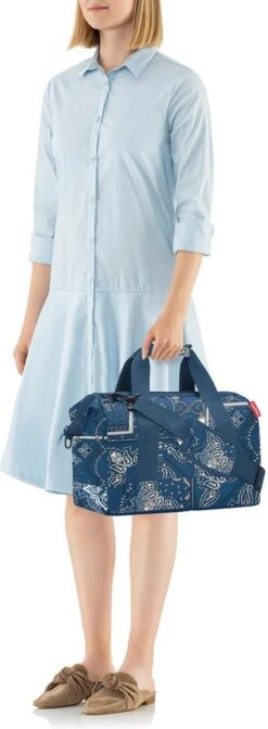 Reisenthel Allrounder M Reistas Sporttas - 18L - Bandana Frame Blauw -Voyago Winkel 441x1200 11