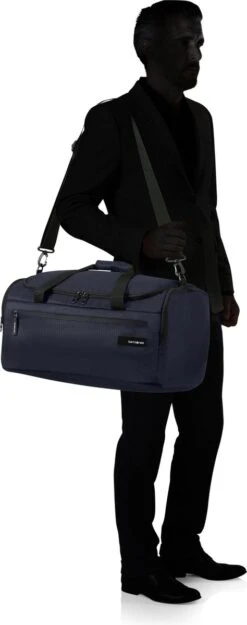 Samsonite Reistas Zonder Wielen - Roader Duffle S Dark Blue -Voyago Winkel 474x1200 6