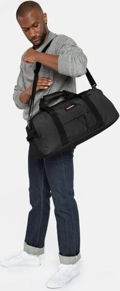 Eastpak STAND + Reistas, 34 Liter - Black -Voyago Winkel 497x1200 5