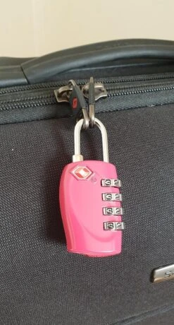 TSA Kofferslot 4 Cijfers - Reisslot - Reis Cijferslot - Cijferhangslot - Hangslot - Bagageslotjes - Slot Voor Bagage : Zwart & Rood - 2 Stuks -Voyago Winkel 645x1200 13