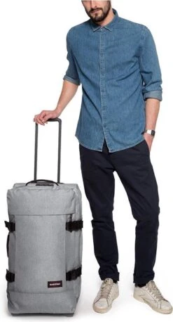 Eastpak TRANVERZ M Reiskoffer (67 X 35.5 X 30 Cm) - Sunday Grey -Voyago Winkel 647x1200 9