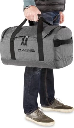 Dakine Eq Duffle 35L Reistas - Carbon -Voyago Winkel 693x1200 7