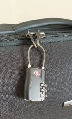 TSA Kofferslot 3 Cijfers - Reisslot - Reis Cijferslot - Cijferhangslot - Hangslot - Bagageslotjes - Slot Voor Bagage - Zwart & Rood - 2 Stuks -Voyago Winkel 726x1200 7