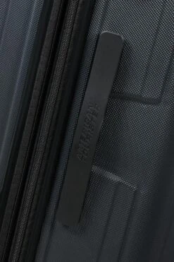 American Tourister Tracklite Spinner Reiskoffer 67 Cm - Dark Slate -Voyago Winkel 799x1200 201