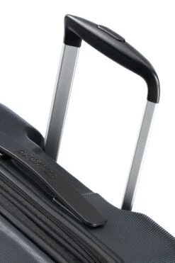 American Tourister Tracklite Spinner Reiskoffer 67 Cm - Dark Slate -Voyago Winkel 799x1200 202