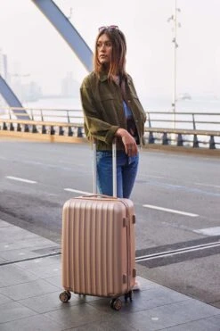 Decent Tranporto-One Reiskoffer 66 Cm - Zalmroze -Voyago Winkel 800x1200 150