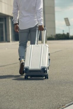 Aluminium Handbagage Koffer Mozzel Darrow - Reiskoffer Met Wielen - 51cm - Harde Koffer - Zilver -Voyago Winkel 801x1200 14