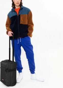 Eastpak TRANVERZ XXS Reiskoffer, Handbagage (45 X 32 X 20 Cm) - Black -Voyago Winkel 861x1200 3