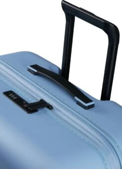 American Tourister Reiskoffer - Novastream Spinner 77/28 Tsa Exp (Large) Pastel Blue -Voyago Winkel 867x1200 5