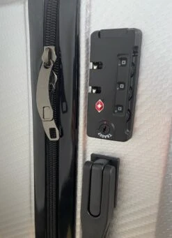 Leonardo Reiskoffer Premium - Handbagage Koffer 57x38x23 - Polycarbonaat - Hardcase - TSA Cijferslot -Voyago Winkel 870x1200