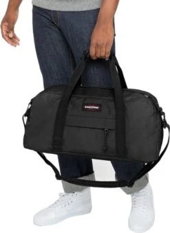 Eastpak STAND + Reistas, 34 Liter - Black -Voyago Winkel 875x1200 2