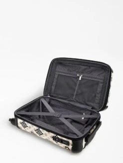 Guess House Party 18 In 4 Wheeler Dames Reiskoffer - Cream Multi Logo -Voyago Winkel 900x1200 27