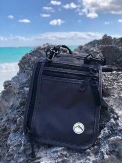 Groene Berg Nektasje - Reistas - Paspoorthouder Met RFID Blokkering - Reisportemonnee - Grijs -Voyago Winkel 900x1200 75