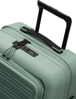 American Tourister Reiskoffer Met Laptopvak - Novastream Spinner 55/20 Tsa (Handbagage) Nomad Green -Voyago Winkel 920x1200 1