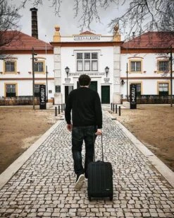 Eastpak TRANZSHELL S Reiskoffer (54 X 39 X 20 Cm) - Black -Voyago Winkel 961x1200 1