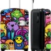 NoBoringSuitcases.com® Koffer - Monster - Bloemen - Regenboog - Design - Grappig - Past Binnen 55x40x20 Cm En 55x35x25 Cm - Handbagage - Trolley - Fotokoffer - Cabin Size - Print -Voyago Winkel 978x1200 7