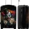 NoBoringSuitcases.com® Koffer Groot - Clown - Hoed - Kraag - Portret - Killer Clown - Trolley Koffer Met TSA-slot - Met Wielen - 90 Liter - Reiskoffer - 66 Cm -Voyago Winkel 985x1200