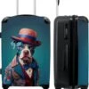 NoBoringSuitcases.com® Koffer Groot - Hond - Hoed - Colbert - Bloemen - Blauw - Trolley Koffer Met TSA-slot - Met Wielen - 90 Liter - Reiskoffer - 66 Cm -Voyago Winkel 985x1200 13